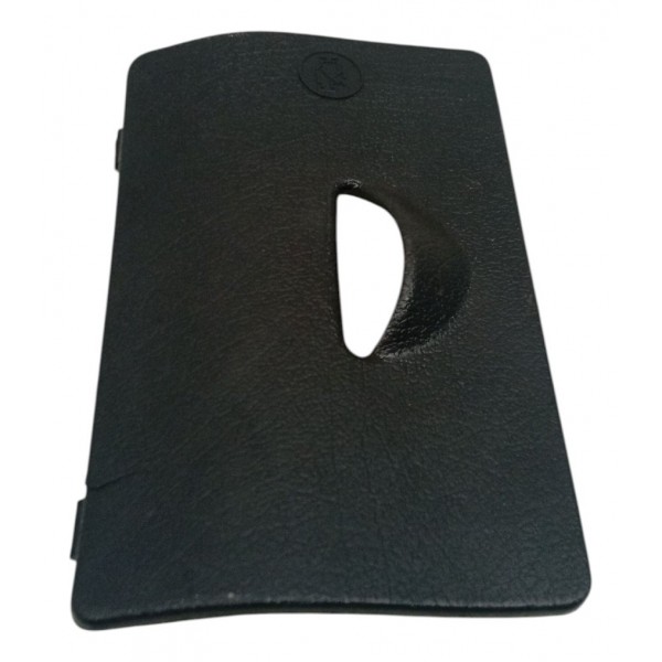 Moldura Tampa Caixa Fusivel Volkswagen Gol 2005 Detalhe