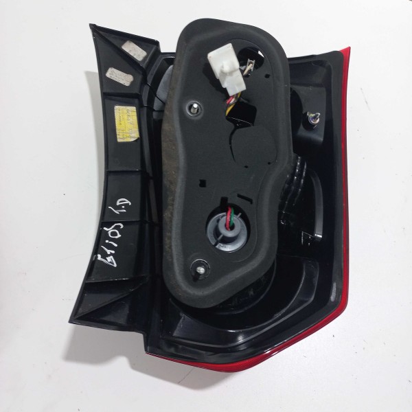 Lanterna Traseira Direita Toyota Etios 1# Direito