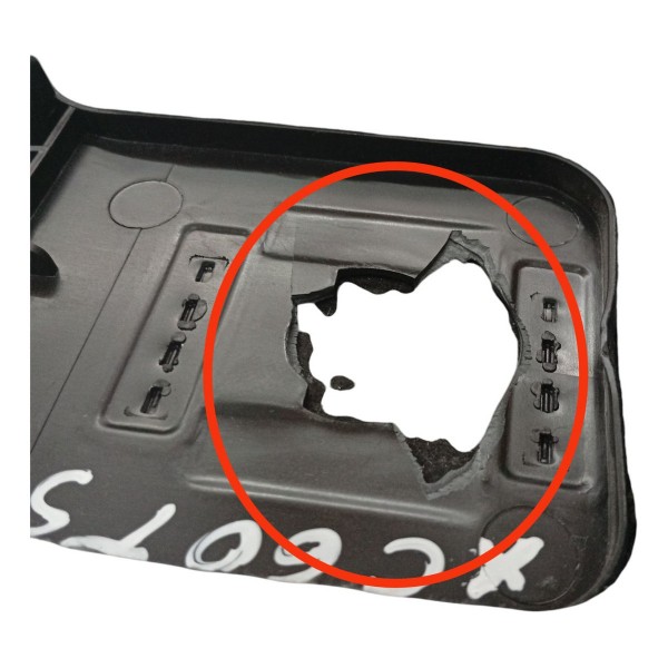 Forro Tampa Traseira Volvo Xc60 T5 2012 Detalhe