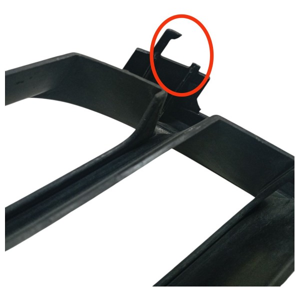 Grade Dianteira Emblema Volvo Xc60 T5 2012 Detalhe