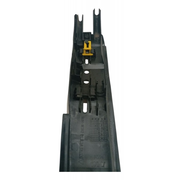 Moldura Proteção Cano Combustivel Volvo Xc60 2.0 T5 2012