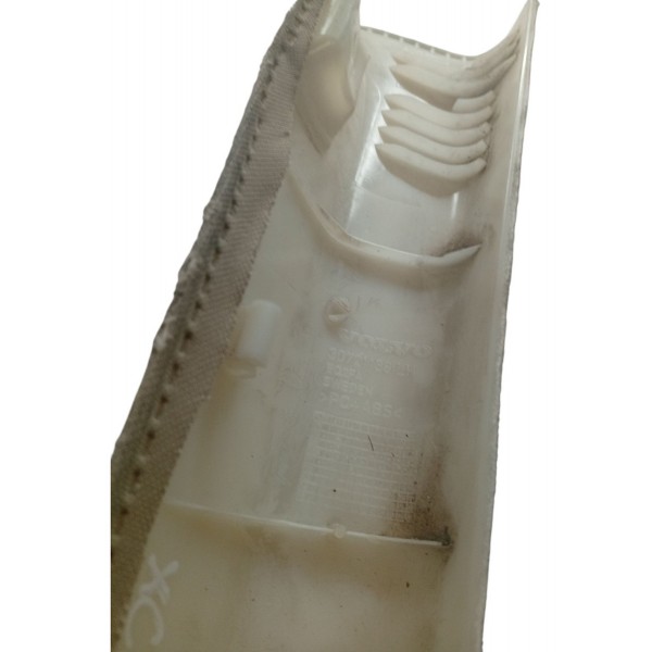 Moldura Coluna Interno Esquerdo Volvo Xc60 T5 2012 Detalhe