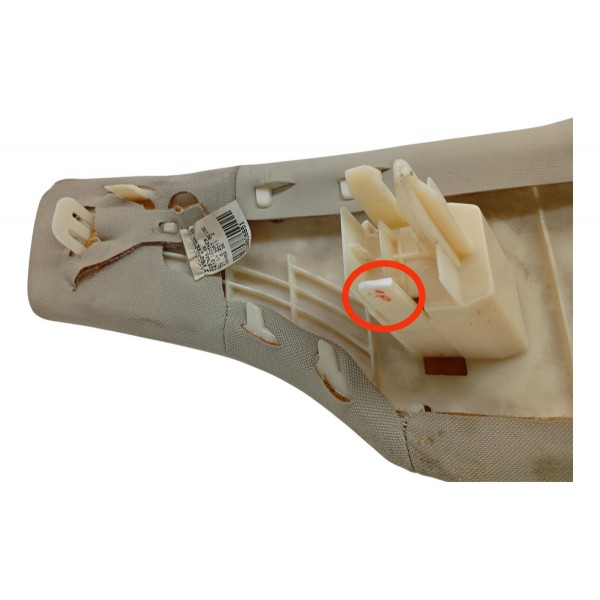 Acabamento Banco Traseiro Esquerdo Volvo Xc60 2012 Detalhe