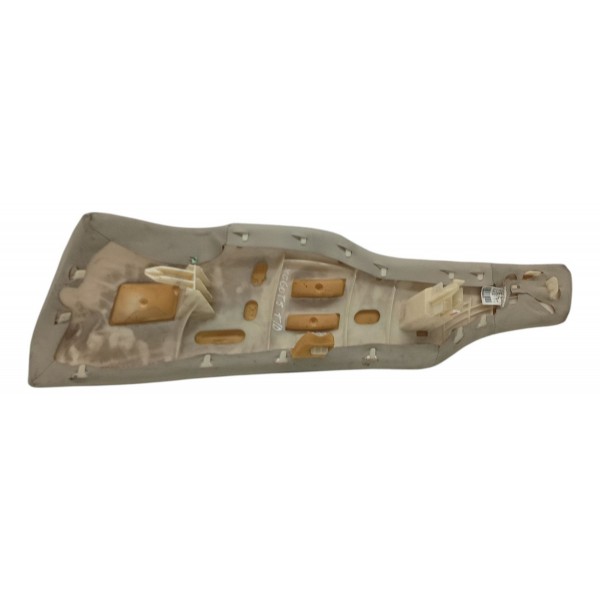 Acabamento Banco Traseiro Direito Volvo Xc60 T5 2012 Detalhe