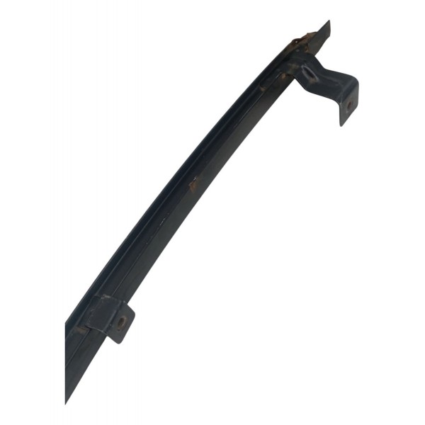 Guia Canaleta Traseira Direita Volkswagen Gol 2001 Detalhe