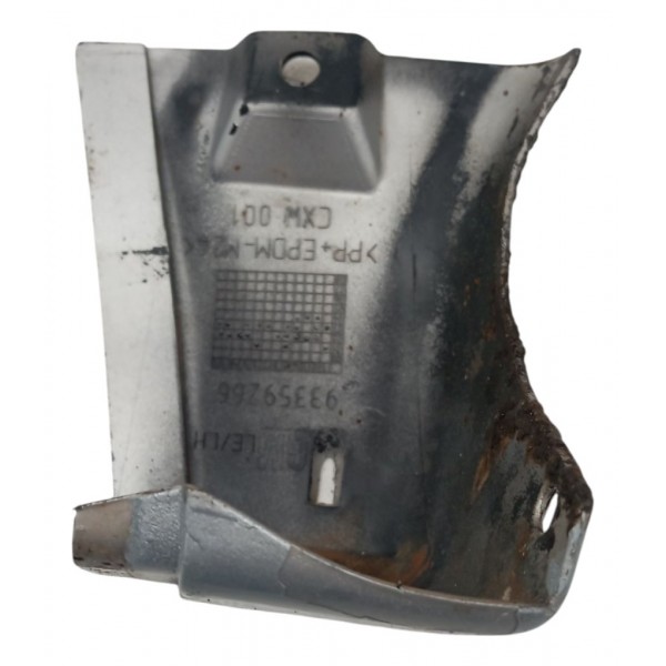 Moldura Traseira Esquerda Ar Gm Astra 2.0 2000 Detalhe