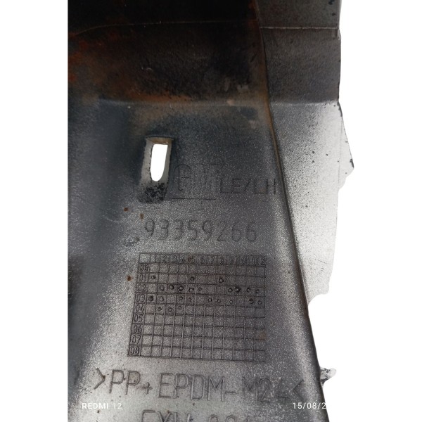 Moldura Traseira Esquerda Ar Gm Astra 2.0 2000 Detalhe