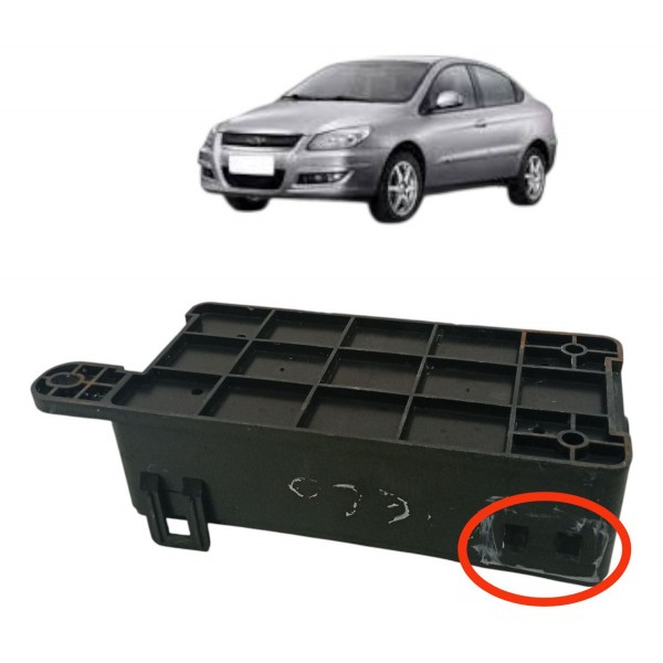 Moldura Base Caixa Fusivel Chery Cielo Sedan 2012 Detalhe