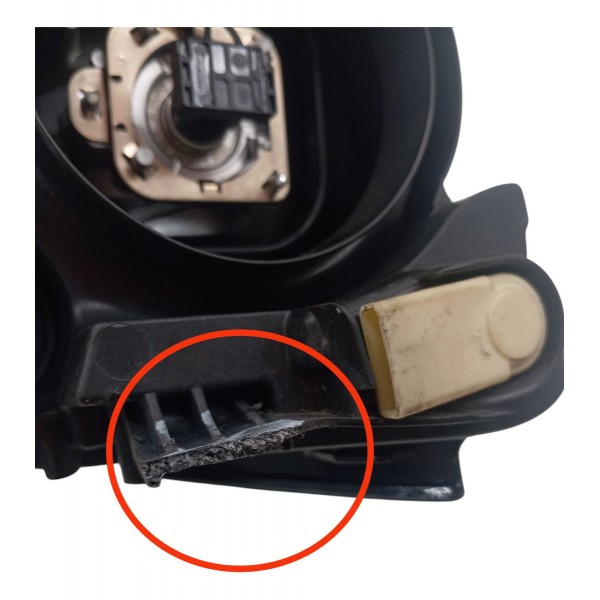 Farol Dianteiro Direito Volkswagen Tcross 2020 Detalhe