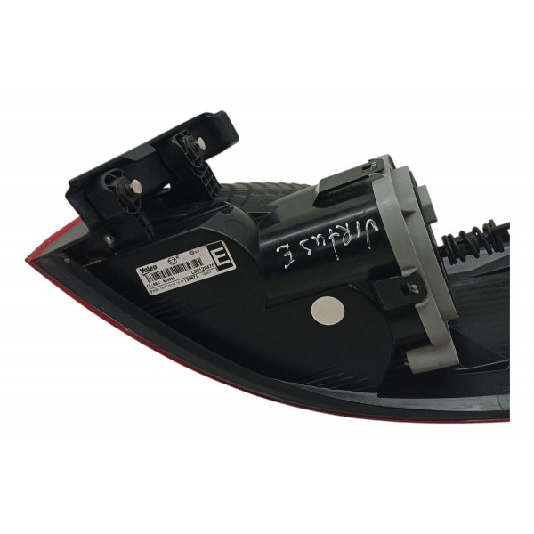 Lanterna Traseira Esquerda Volkswagen Virtus 2019 Detalhe