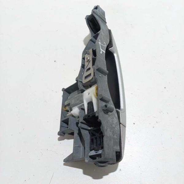 Maçaneta Externa Porta Traseira Esquerda Peugeot 2008