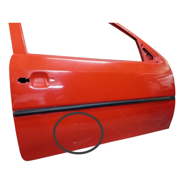 Porta Dianteira Direita Volkswagen Gol Cl 2p 96/97 Detalhe