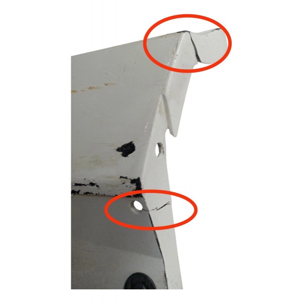 Spoiler Lateral  Esquerdo Mercedes C180 2010 2011 Detalhe