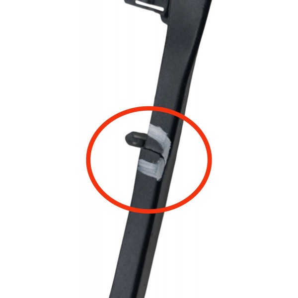 Moldura Paralama Traseiro Direito Kwid 1.0 2020 2021 Detalhe