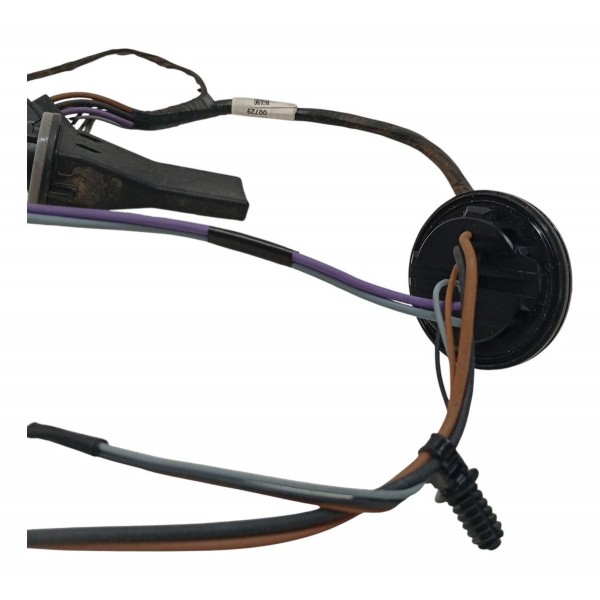 Chicote Farol Direito Chevrolet Tracker 2024