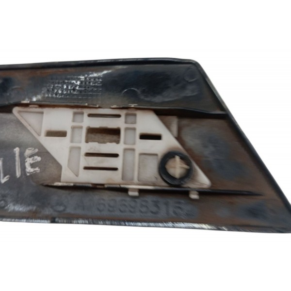 Acabamento Externo Traseiro Direito Mercedes B200 2009