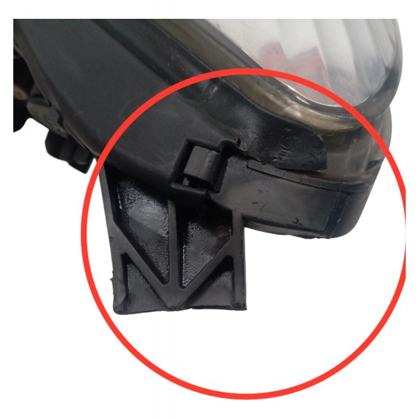 Farol Dinteiro Direito Citroen C5 2.0 2004 2005 2006 Detalhe