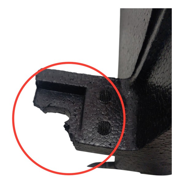 Isopor Porta Malas Direito Mitsubishi Airtrek 2006 Detalhe