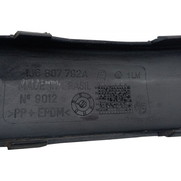 Moldura Parachoque Traseiro Direito Volkswagen Golf 2005