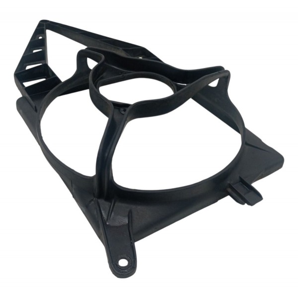 Moldura Ventoinha Radiador Chevrolet Corsa 2002 2003 Detalhe