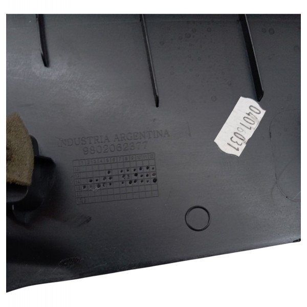 Moldura Traseiro Esquerdo Citröen C4 Lounge 2015 Detalhe