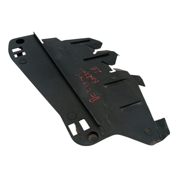 Moldura Defletor Radiador Esquerdo Citroen C3 2005 2006 2007