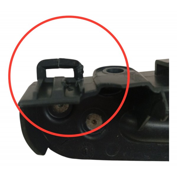 Guia Parachoque Traseiro Direito Renault Megane 2004 Detalhe