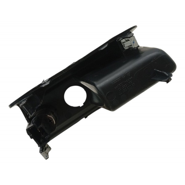 Moldura Tomada 12v Painel Central Peugeot 208 2015 Detalhe