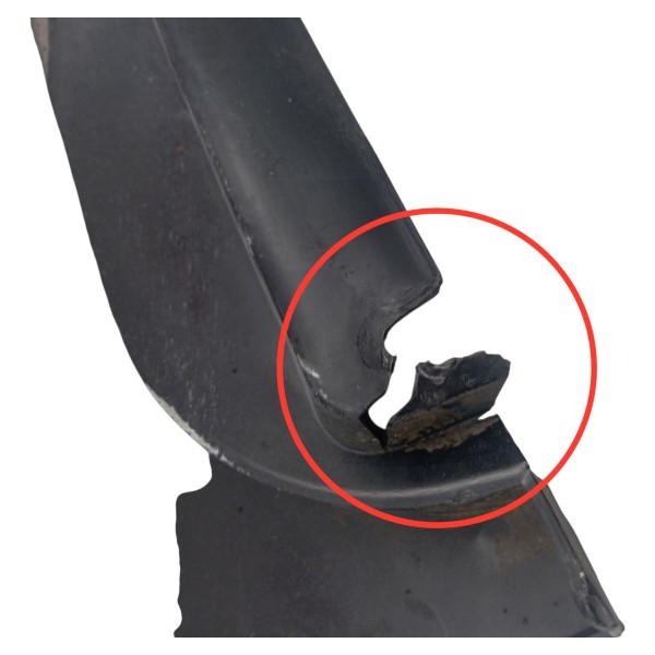 Protetor Defletor Interno Radiador Peugeot 307 2005 Detalhe