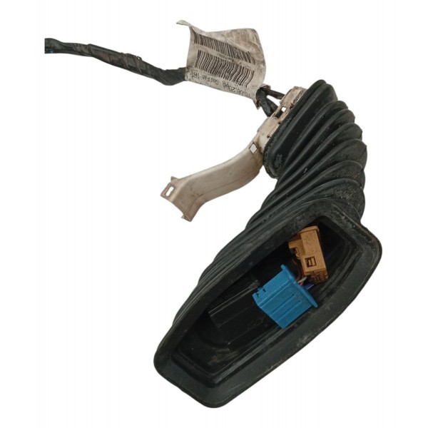 Chicote Tampa Traseira Esquerda Volkswagen Fox 2008 2009