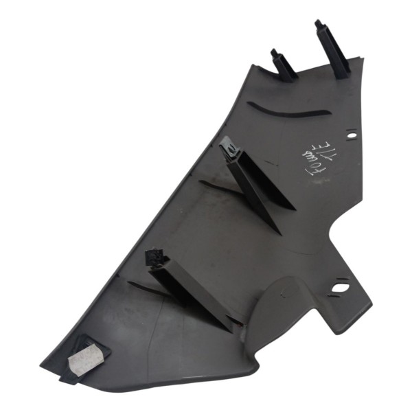 Moldura  Banco Traseiro Esquerdo Ford Focus 2001 2002 2003 Cinza