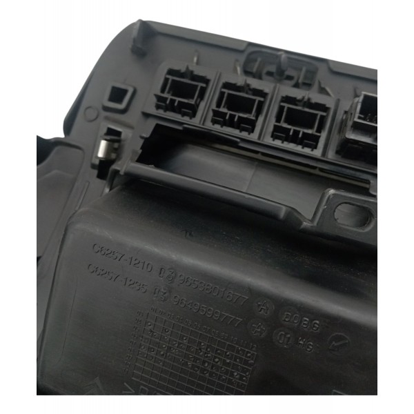 Moldura Painel Acabamento Inferior Painel C4 Pallas 2008 Preto