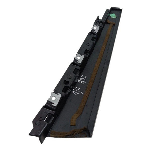 Acabamento Friso Porta Dianteira Direita Peugeot 208 2015