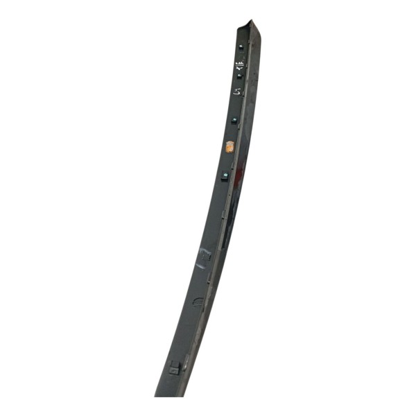 Acabamento Traseiro Esquerdo Citroen C4 Pallas 2008 Detalhe