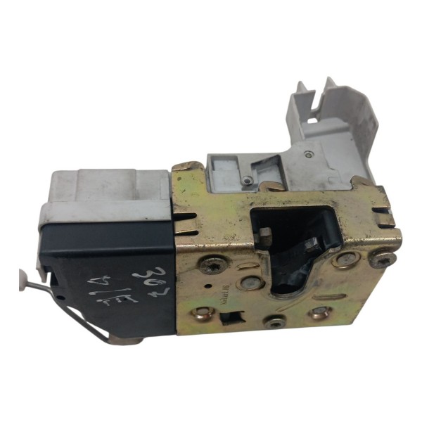 Fechadura Porta Dianteira Esquerda Peugeot 307 1.6 2005 2006
