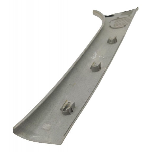 Acabamento Parabrisa Esquerda Vw Polo 2004 Detalhe