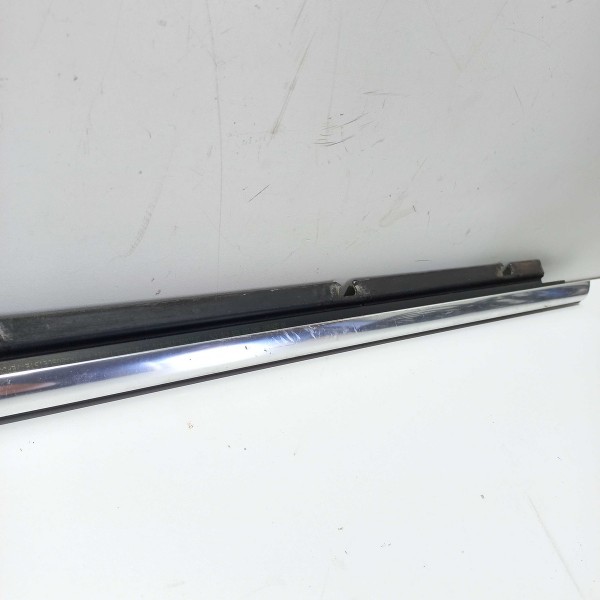 Friso Porta Traseira Esquerda Volkswagen Jetta Variant Q Prata