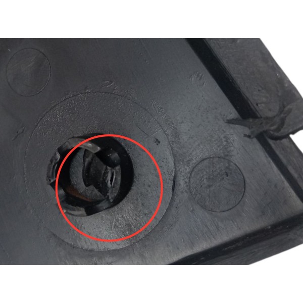 Moldura Porta Traseira Esquerda Chevrolet Celta 2005 Detalhe