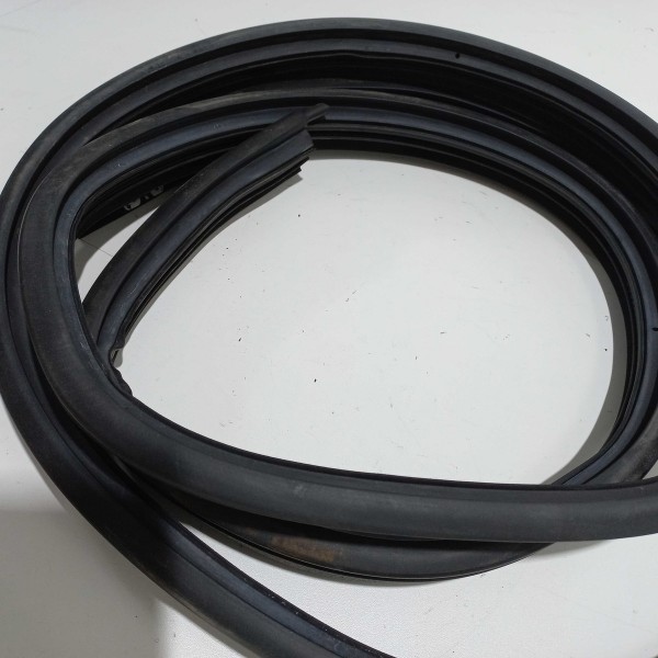 Borracha Porta Dianteira Direita Fiat Siena 2011