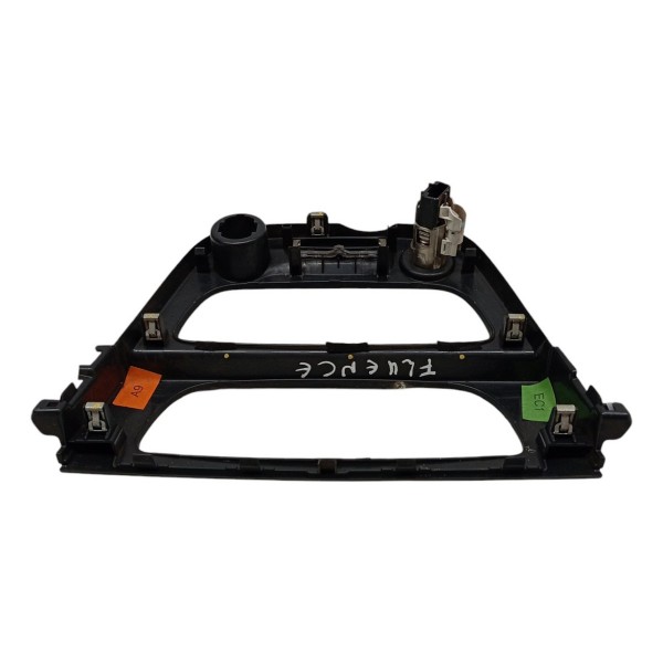 Moldura Painel Central Rádio Acendedor Renault Fluence 2011