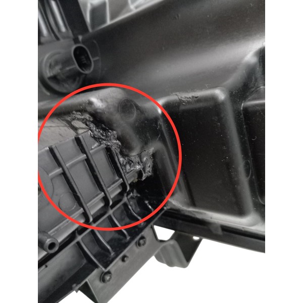 Farol Principal Esquerda Nissan Versa 1.6 2016 2018 Detalhe Esquerdo/motorista