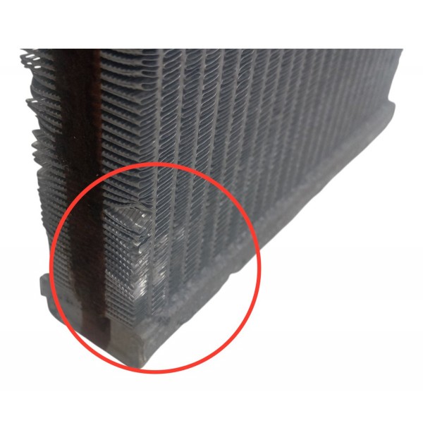 Radiador Ar Quente Nissan Versa 1.6 2016 2017 2018 Detalhe