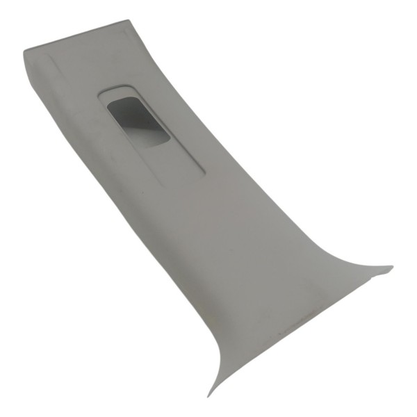 Acabamento Superior Coluna Direita Nissan Versa 2018 Detalhe