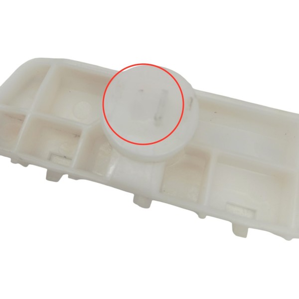 Guia  Parachoque Traseiro Esquerdo Nissan Versa 2019 Detalhe