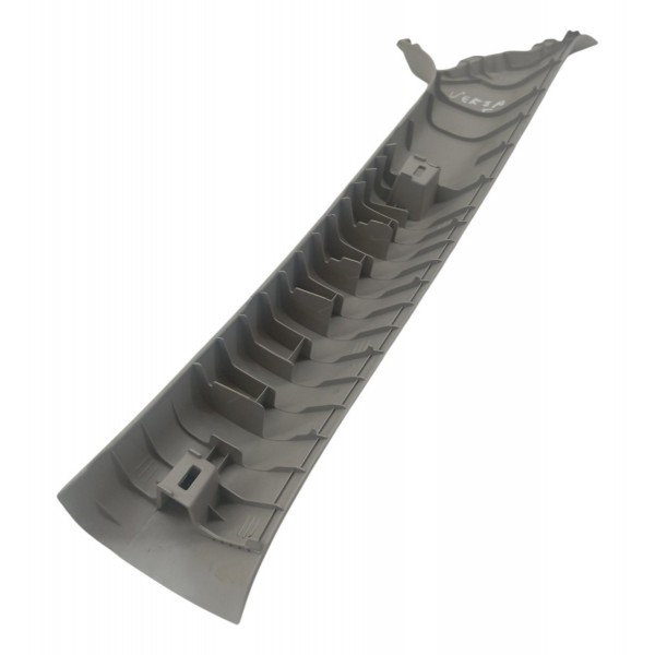 Moldura Coluna Esquerda Parabrisa Nissan Versa 1.6 2018 2019