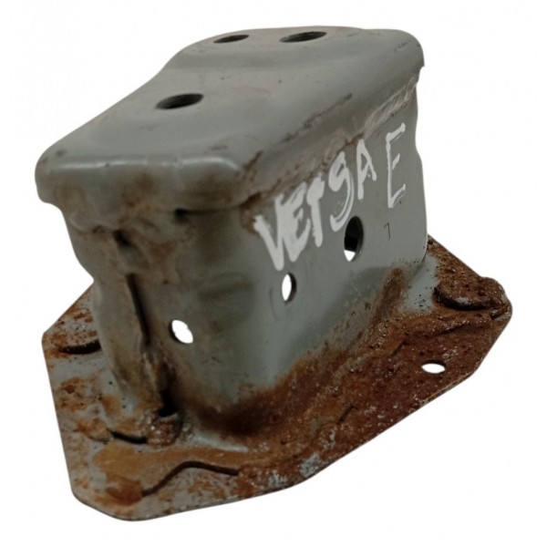 Suporte Esquerda Alma Parachoque Nissan Versa 2017 2018 2019