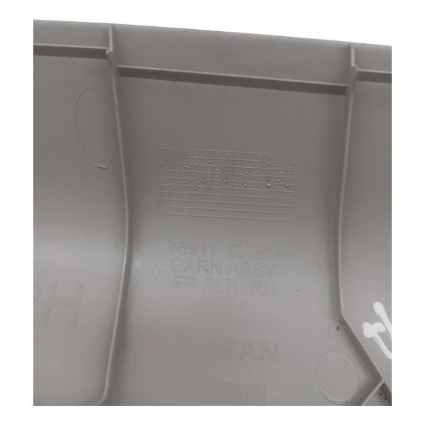 Moldura Coluna Direita Parabrisa Nissan Versa 2017 2018 2019