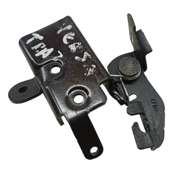 Trava Batente Fechadura Porta Malas Nissan Versa 1.6 2019