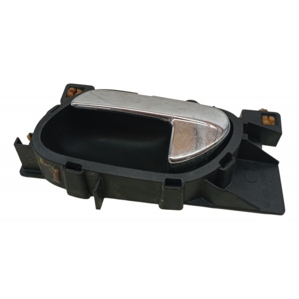 Maçaneta Interna Dianteira Esquerda Citroen C3 2014 Detalhe Dianteira