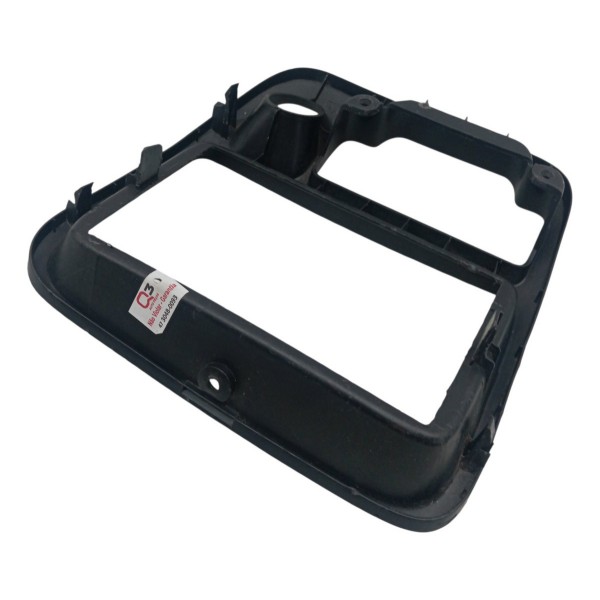 Moldura Console Central Som Chevrolet Tracker 2019